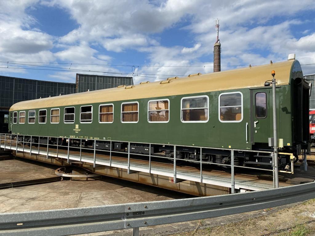 Funkmesswagen 99 80 93 66 001-2 (61 80 99-68 704-7)