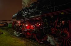 8537a3062bd2fbb56a4023b0d1b448e7