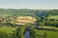 5515a3e449a98405d740a328f689c933