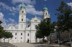 8ee742c3cad22cbe9c25747d3ba3b42d